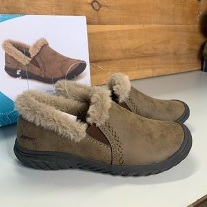 J SPORT Women's Crane Wool Sneaker - Lace Up, Memory Foam Footbed, All Terra Traction, Cozy Winter Shoe